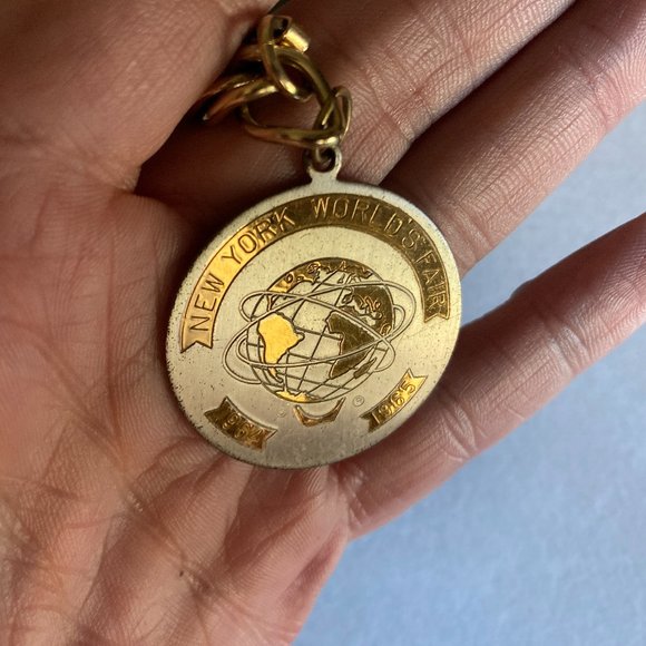 Vintage Retro Charm Bracelet New York World's Fair 1964-65 Souvenir Silver Gold - Picture 8 of 16